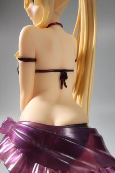 キリカさんの水着姿フィギュア[黒蓮水装ver.] 黒く際どい巫女
