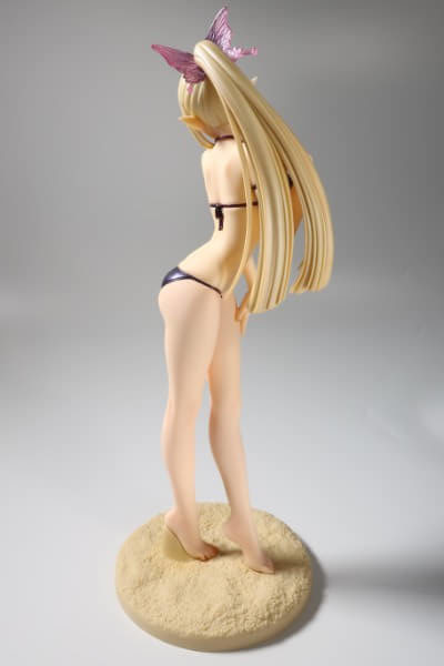 キリカさんの水着姿フィギュア[黒蓮水装ver.] 黒く際どい巫女