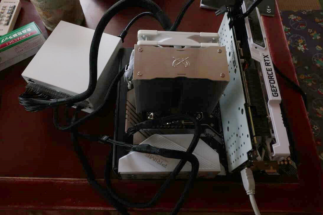 自作pcが起動しないので配線を疑ったら解決したお話 ファンが回らない Omochiのぶちまけまくり