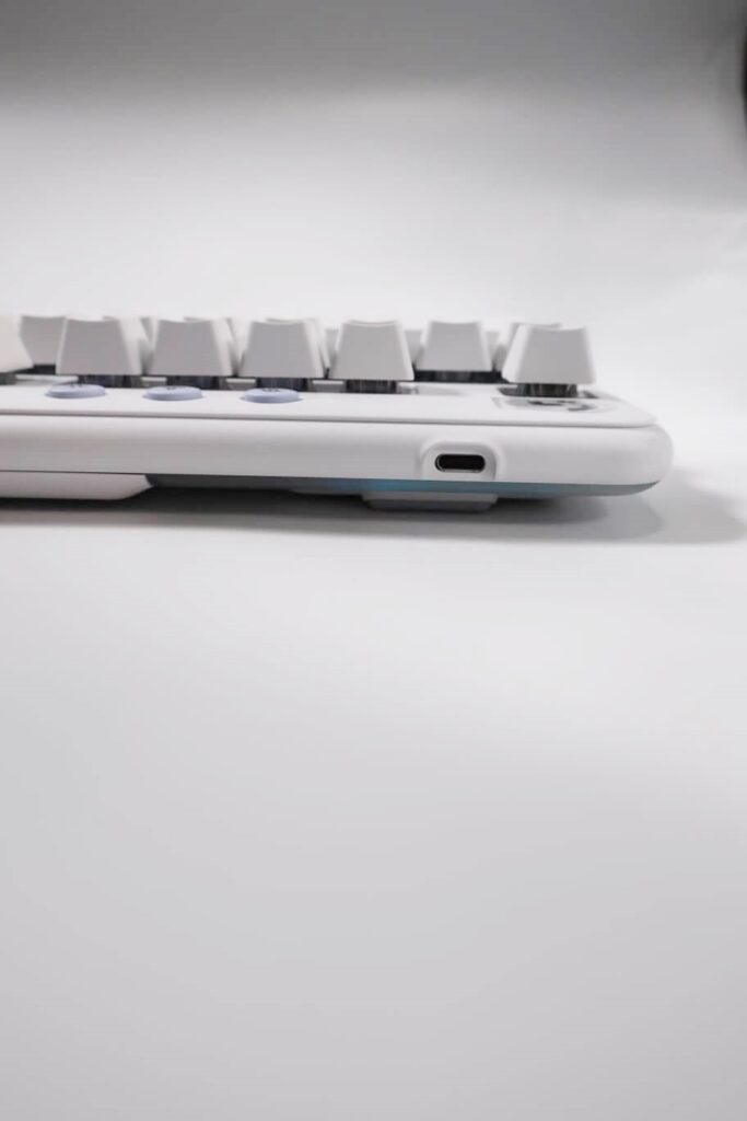 白くてかわいいメカニカルキーボード ロジクールのG715は実に