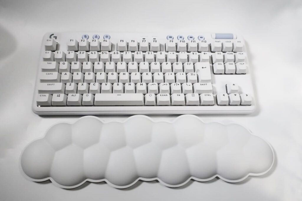 白くてかわいいメカニカルキーボード ロジクールのG715は実に